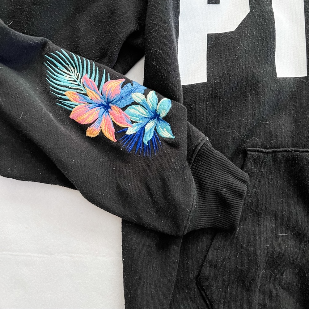 PINK | Quarter Zip - Picture 3 of 8